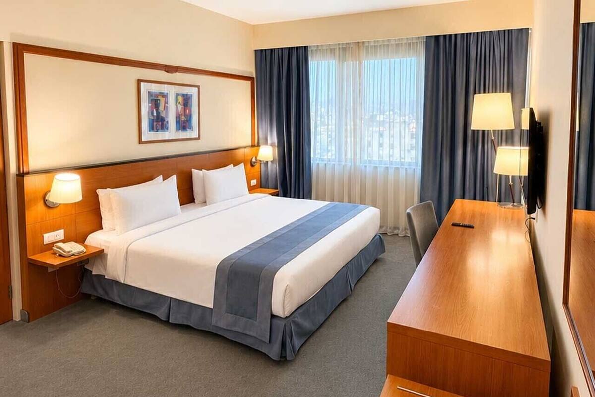 Classic Suite, 1 Bedroom | Bathroom | Combined shower/tub, deep soaking tub, free toiletries, hair dryer