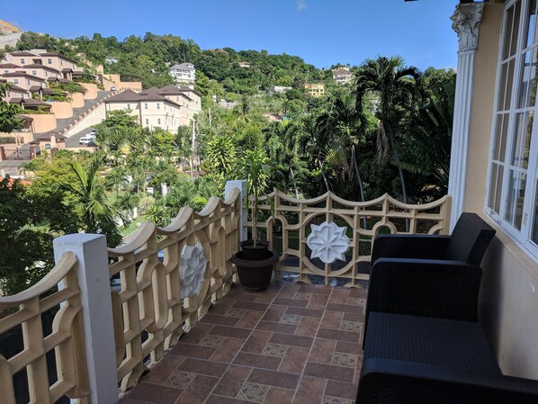 Suíte estúdio luxo, 1 cama King, cozinha americana | Vista para a montanha