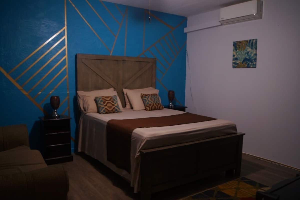 Classic Room, 1 Queen Bed | Individually furnished, desk, blackout drapes, iron/ironing board