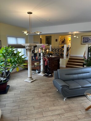 Reception - Grey Rose Suites (Hanover)