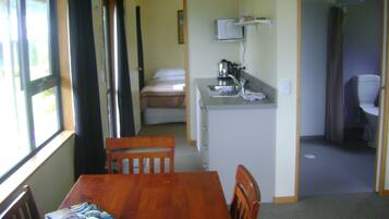 Family Tourist Flat | In-room dining