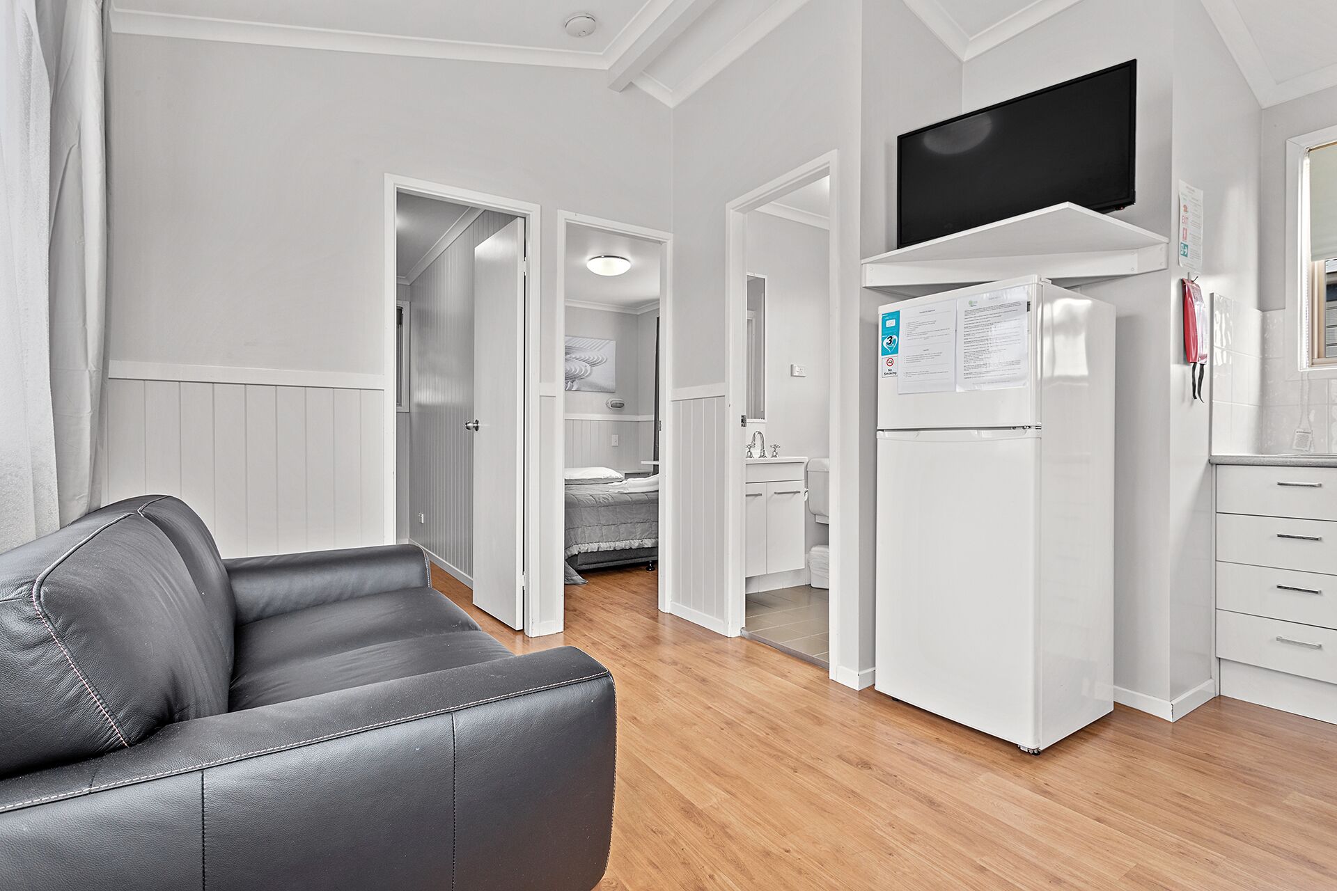 Villa, 2 habitaciones (Sleeps 4) | Zona de estar | Una televisión de pantalla plana