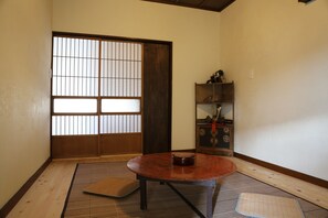 傳統客房 | 客房內保險箱、獨特裝潢、布置獨特、遮光布/窗簾