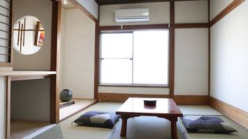 Traditional Room | In-room safe, individually decorated, individually furnished