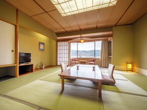 Traditional Room | Bathroom | Free toiletries, hair dryer, slippers, electronic bidet - Hotel Kazuno (Kazuno)