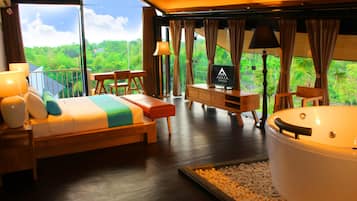 Villa de diseño, 3 habitaciones, no fumadores, vistas a la piscina | 2 dormitorios, minibar, caja fuerte y mobiliario individual