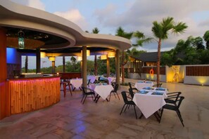 Breakfast, lunch, dinner served; international cuisine, pool views