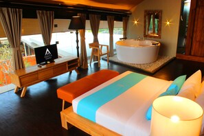 Design Villa, 3 Bedrooms, Non Smoking, Pool View