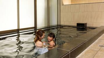 Bain à remous intérieur