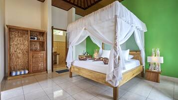 Egyptian cotton sheets, premium bedding, minibar, in-room safe