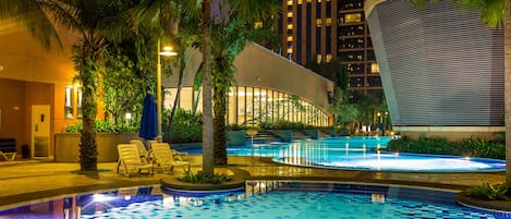 Outdoor pool, sun loungers