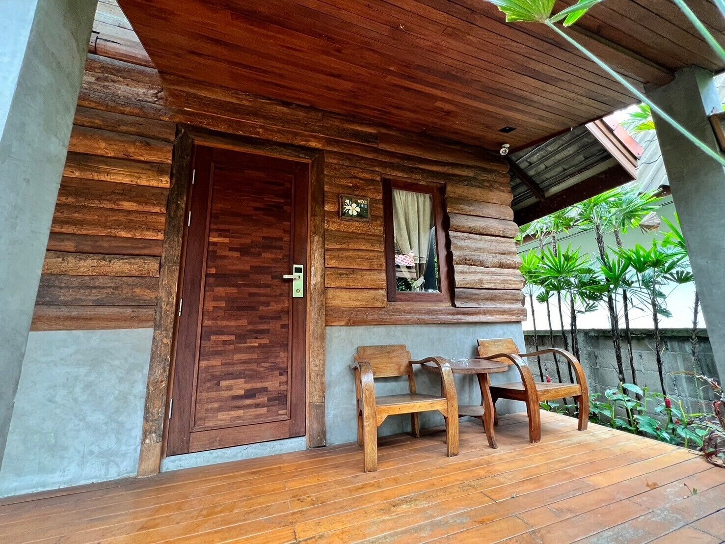 standard double room | living area | flat-screen tv