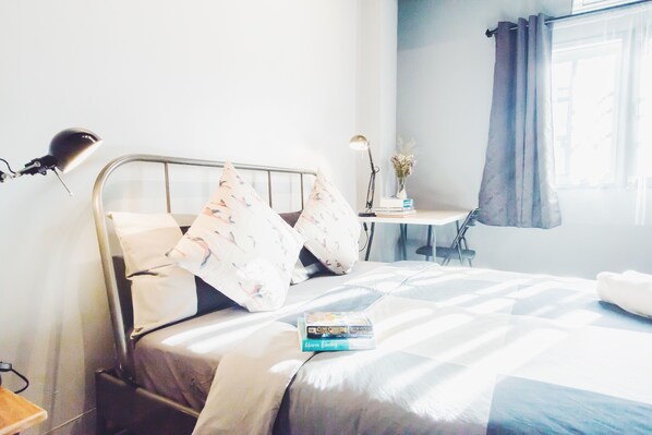 Design Loft, 1 Queen Bed with Sofa bed