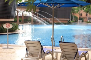 Kolam renang outdoor