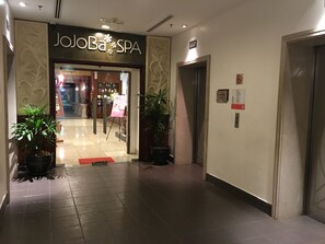 Manicures and pedicures - Classic Service Suite at Times Square (Kuala Lumpur)