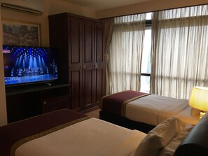 Deluxe Apartment, 2 Bedrooms, City View | Select Comfort beds, blackout drapes, soundproofing, rollaway beds - Classic Service Suite at Times Square (Kuala Lumpur)