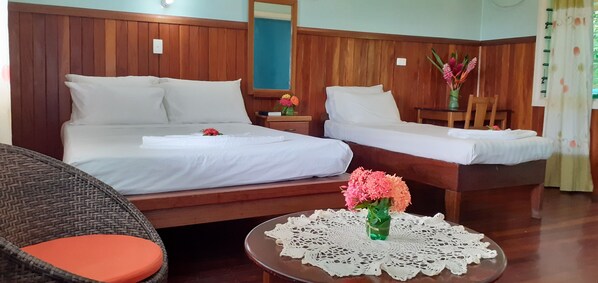 مكواة/لوح كي وأسرّة قابلة للطي وواي فاي مجانًا وملاءات أسرّة