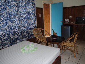 مكواة/لوح كي وأسرّة قابلة للطي وواي فاي مجانًا وملاءات أسرّة