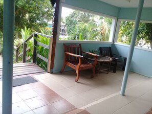 Lobby sitting area - Rekona Lodge (Gizo)