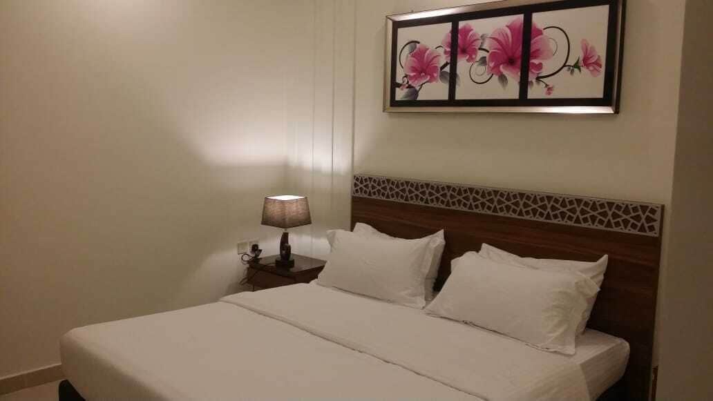 Minibar, in-room safe, desk, blackout drapes