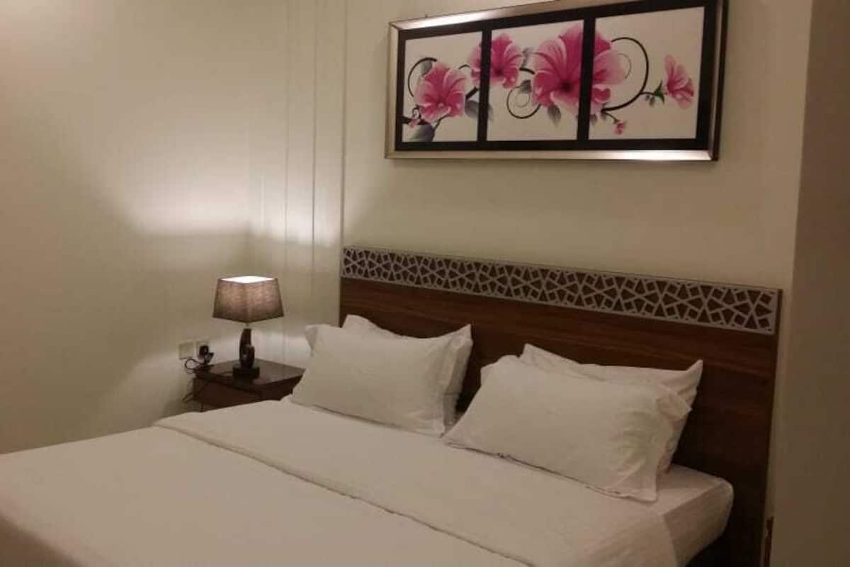 Minibar, in-room safe, desk, blackout drapes