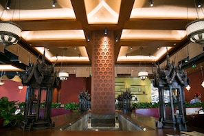 2 restaurants, breakfast, lunch, dinner served; Chinese cuisine