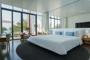 Celebration Suite | Premium bedding, minibar, in-room safe, individually decorated - Nikki Beach Resort & Spa Dubai (Dubai)