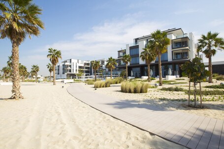 Nikki Beach Resort Spa Dubai - Image 16