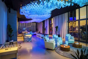 Premium bedding, minibar, in-room safe, individually decorated - Nikki Beach Resort & Spa Dubai (Dubai)