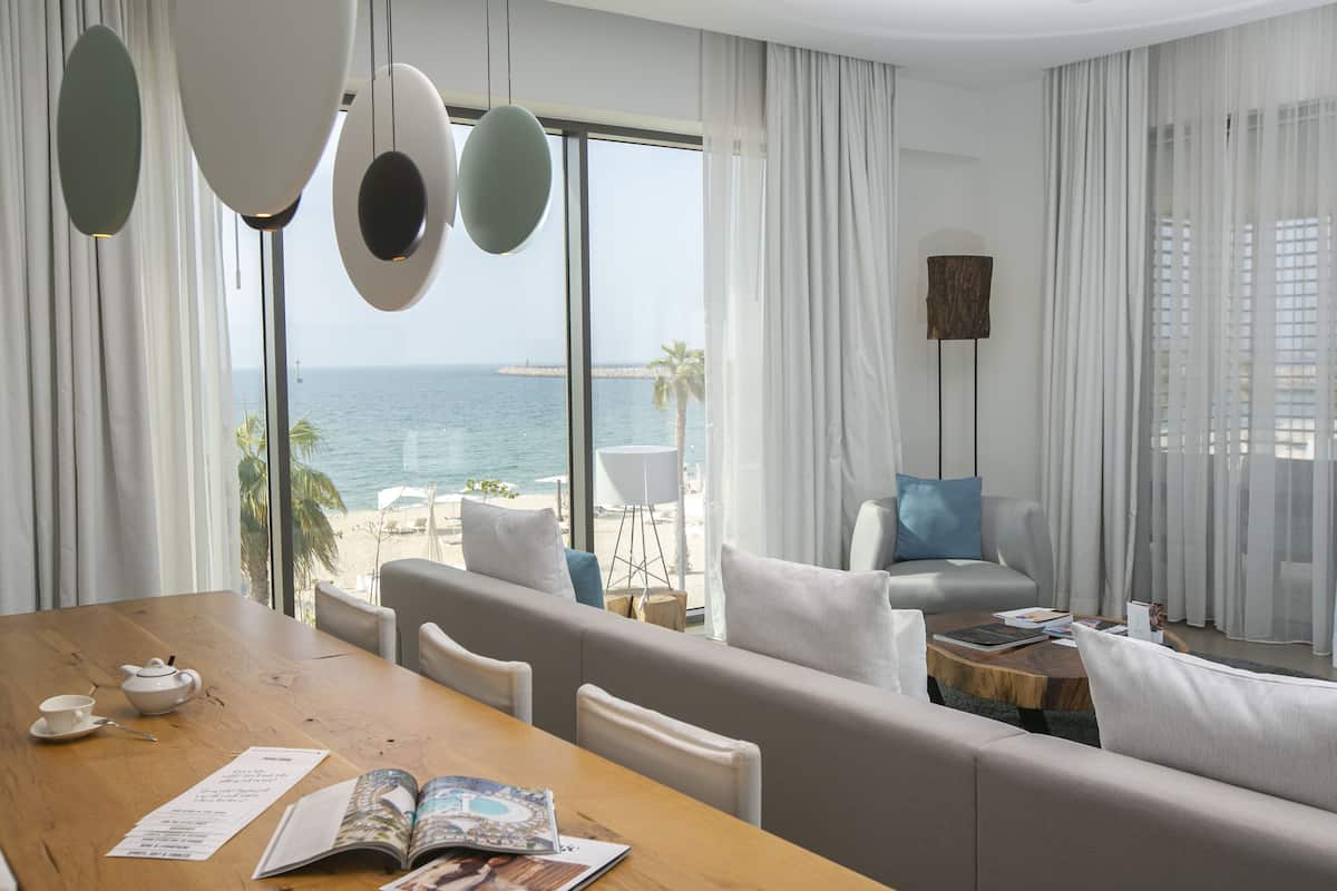 Suite Signature, 1 trĂšs grand lit, vue mer