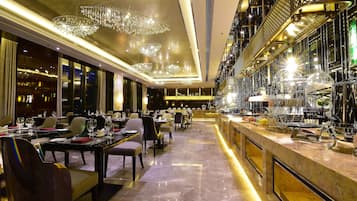 Desayuno buffet diario (CNY 228.00 por persona)