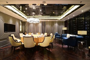 3 ravintolaa, joissa tarjoillaan aamiainen; kansainvälinen keittiö