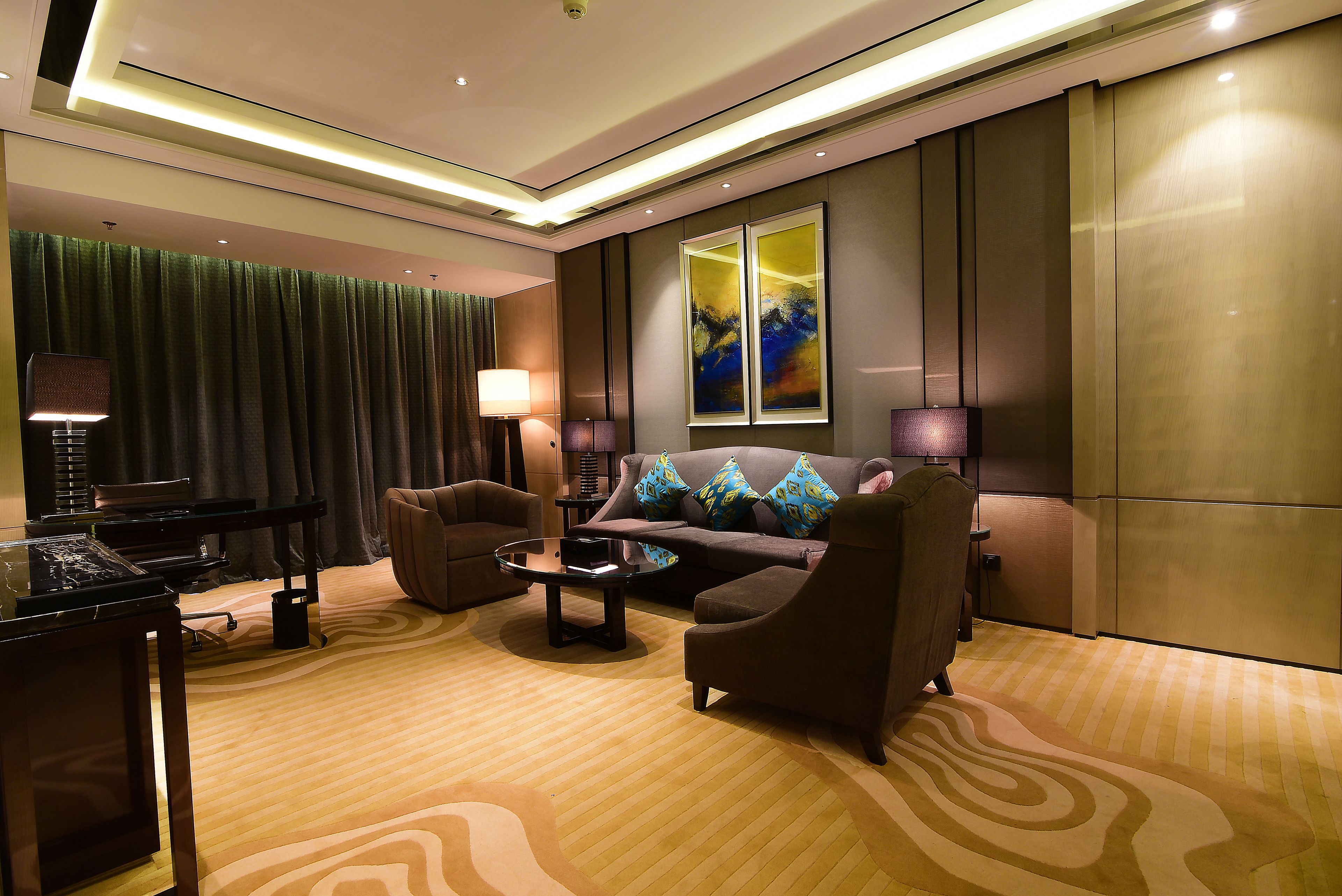 deluxe suite | premium bedding, down duvets, minibar, in-room safe