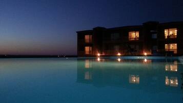 Piscina infinita