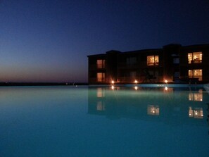 Piscina infinita