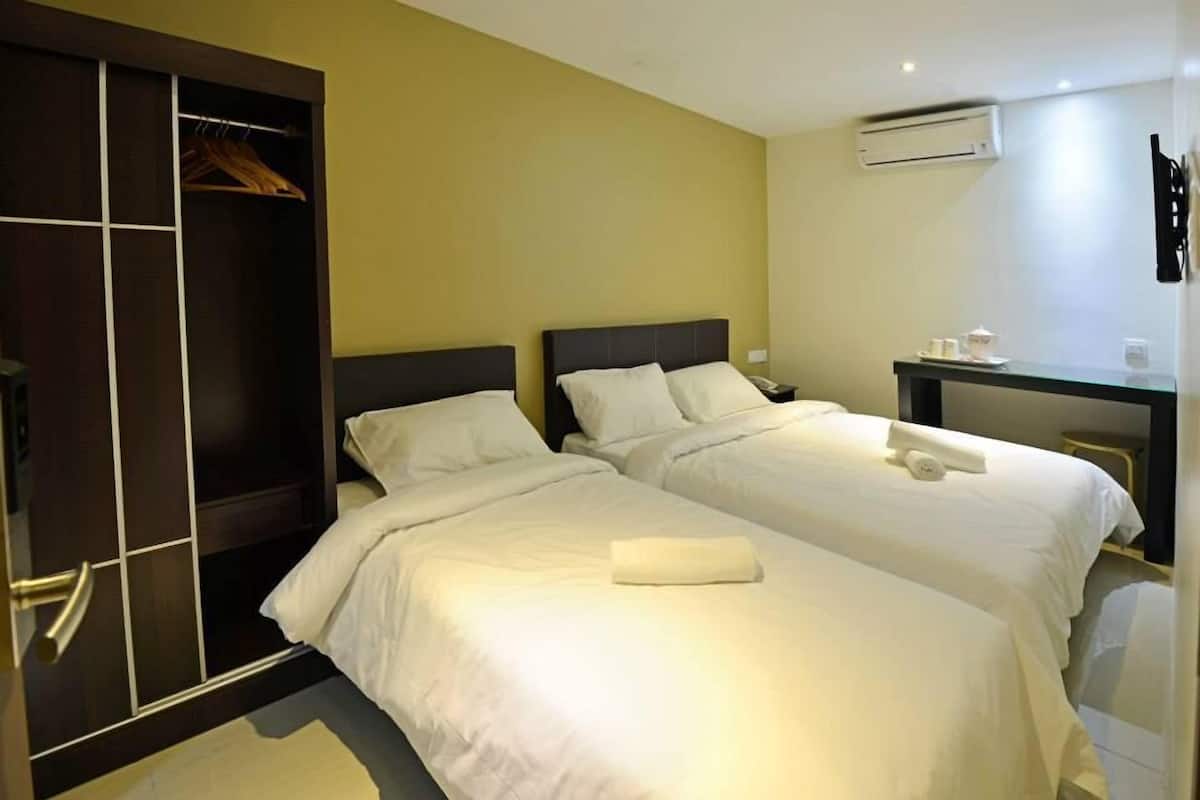 Habitación triple | Escritorio, insonorización, tabla de planchar con plancha y wifi gratis