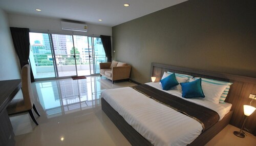 Baan Mi-Na