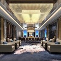 3 restaurantes; se sirve desayuno, almuerzo y cena; cocina china