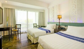 Minibar, desk, free WiFi, bed sheets