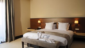 Premium bedding, minibar, desk, soundproofing - Oasis Palm Hotel (Goulimime)