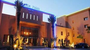 Front of property - evening/night - Oasis Palm Hotel (Goulimime)
