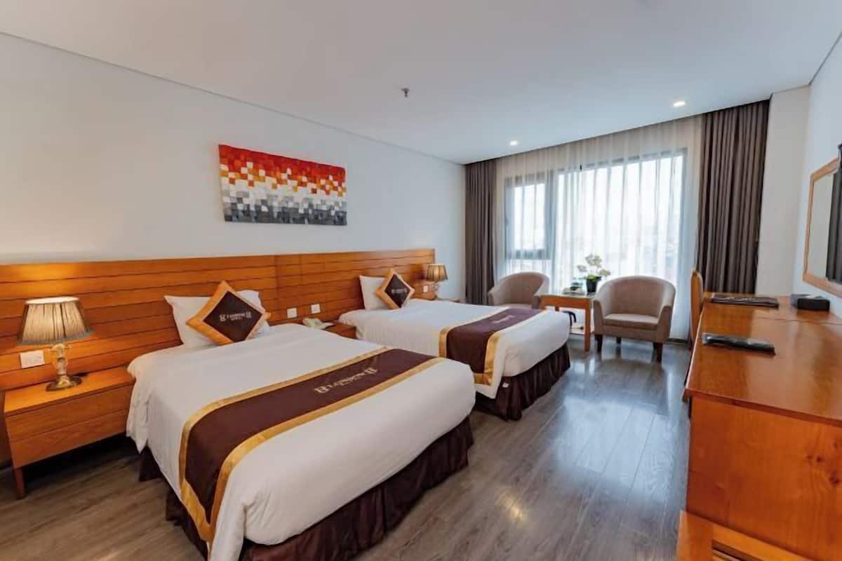 Minibar, in-room safe, desk, blackout curtains
