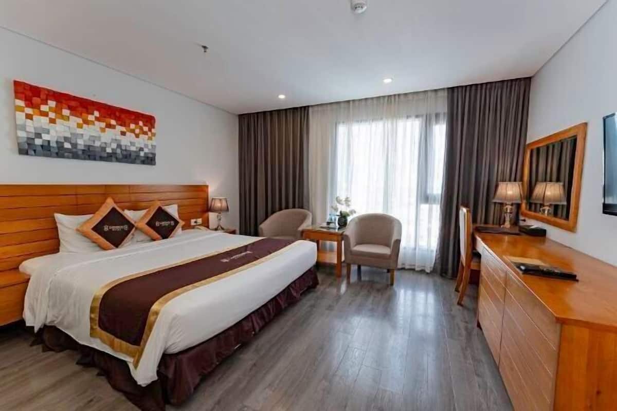 Minibar, in-room safe, desk, blackout curtains