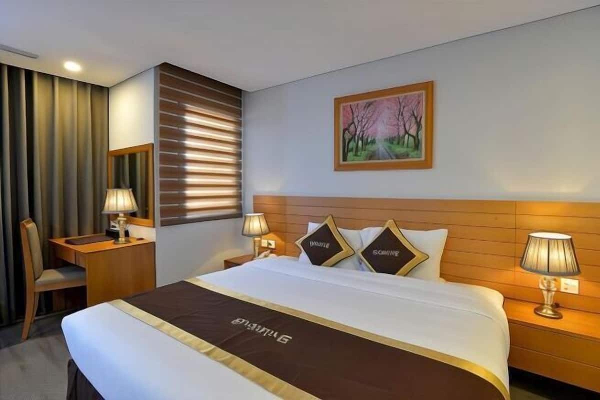Minibar, in-room safe, desk, blackout curtains