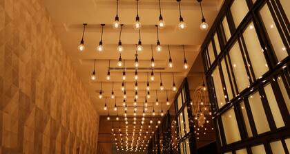 SEM9 Senai ''Formerly Known as Perth Hotel"