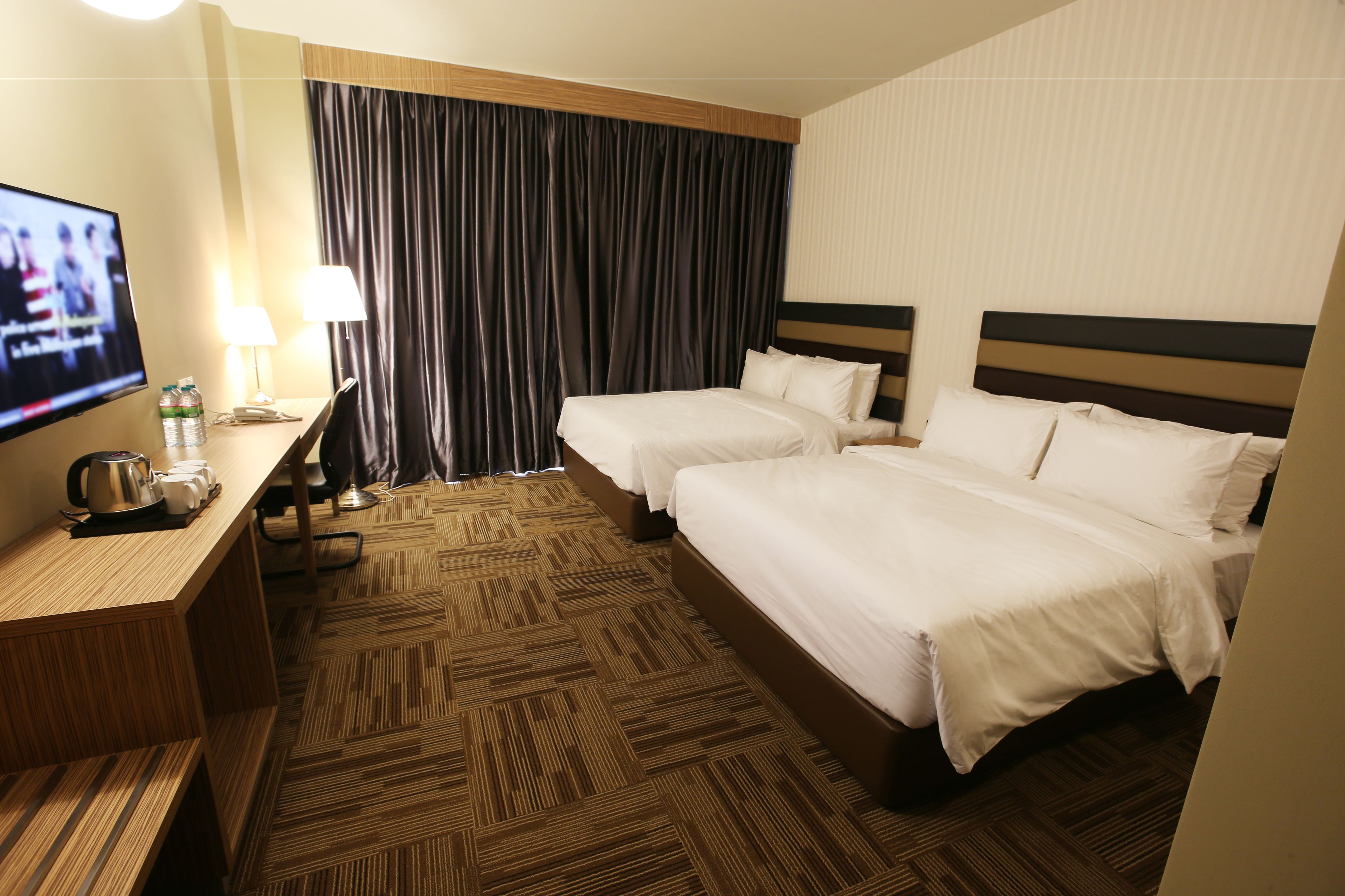 s9 classic deluxe | desk, soundproofing, iron/ironing board, free wifi