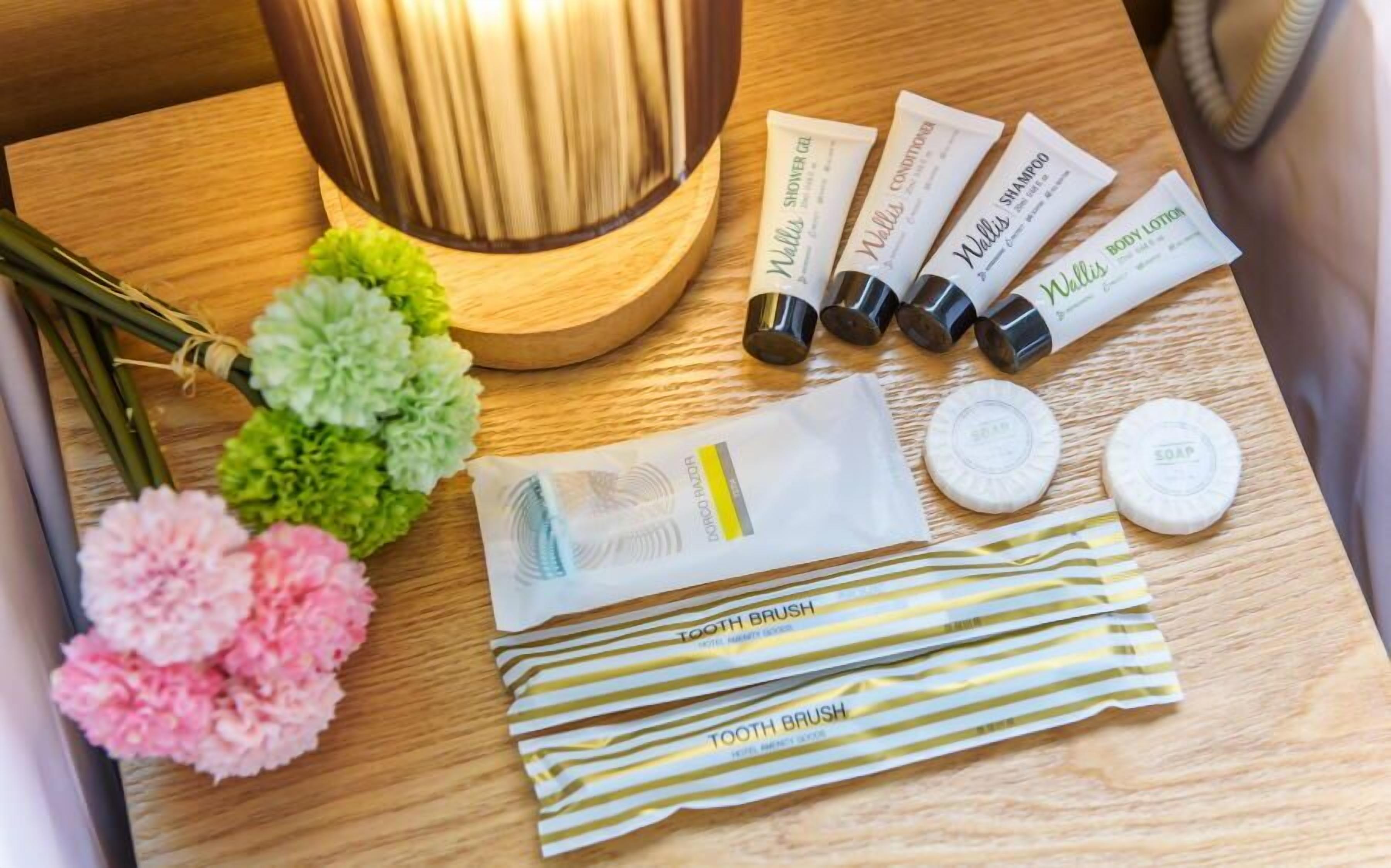 deluxe room (ondol) | bathroom amenities | shower, free toiletries, hair dryer, bidet