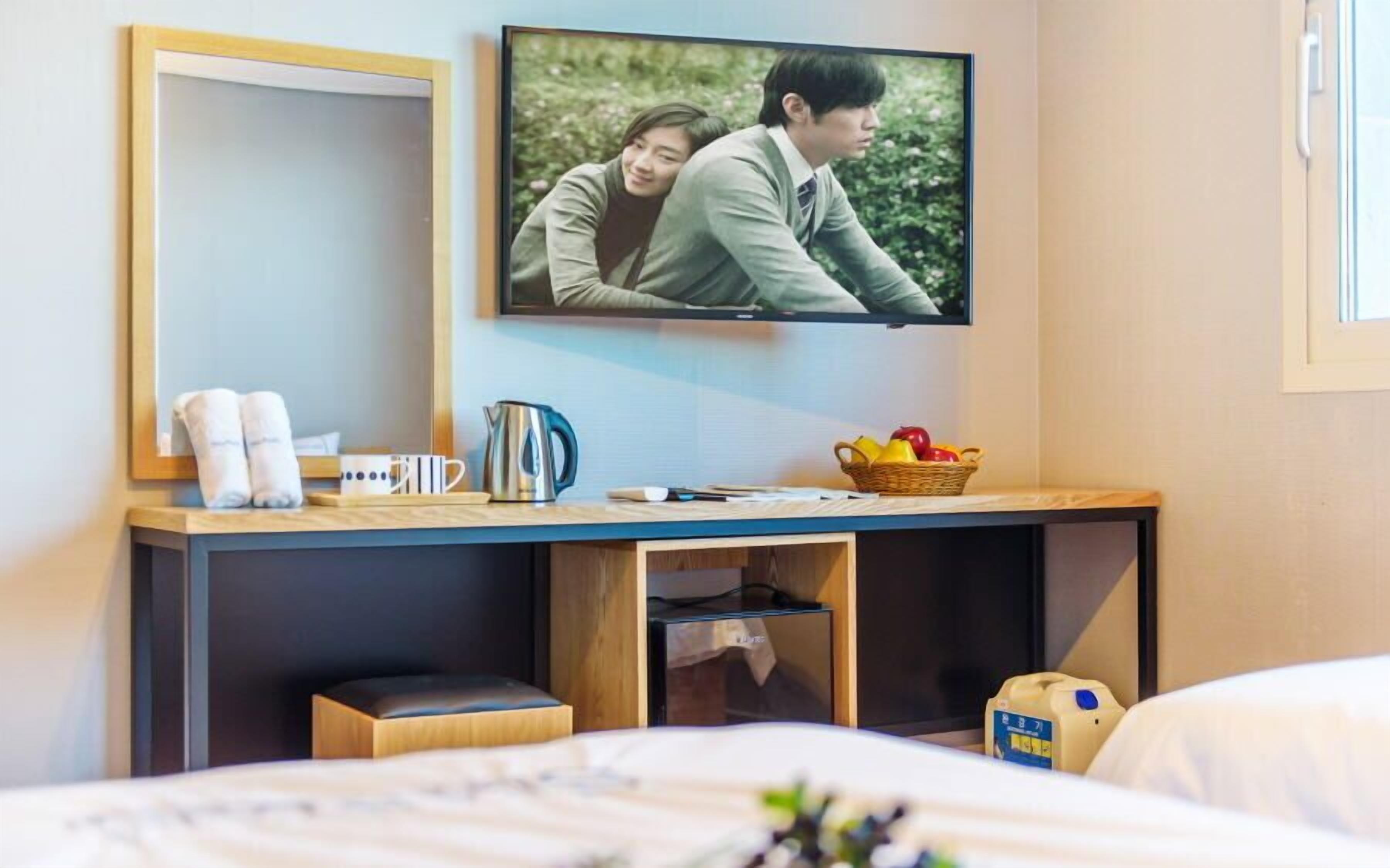 deluxe twin room | room amenity