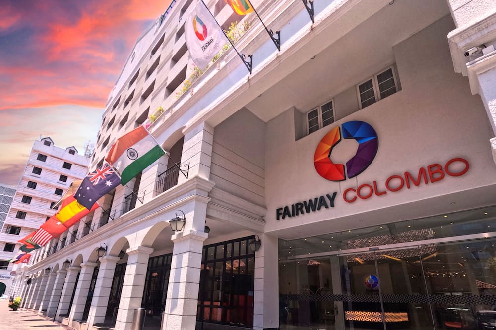Fairway Colombo - Sri Lanka's First Hotel With Robot Technology