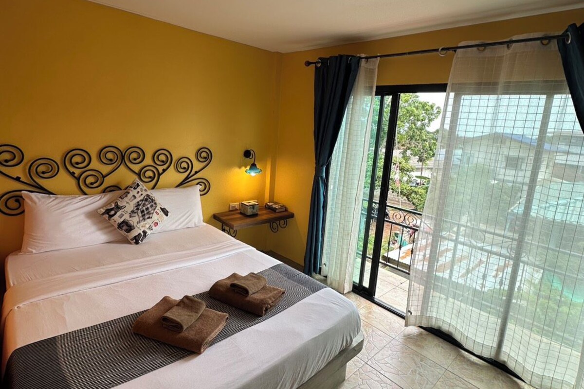 Standard Double with Balcony | Blackout drapes, WiFi (free), bed sheets